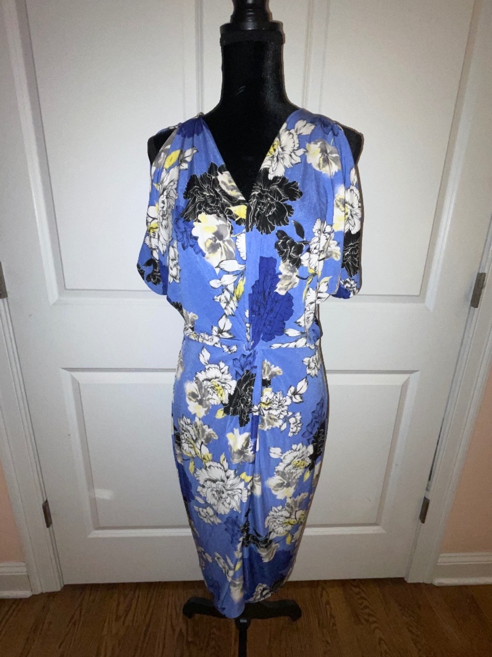 Jennifer Lopez Blue Floral Print Cold Shoulder Dress-L-NWOT-Short Sleeved